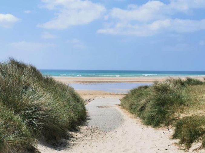 Camping Les Ronds Duval Face Aux Iles Anglo-Normandes Les Moitiers-d'Allonne Extérieur photo
