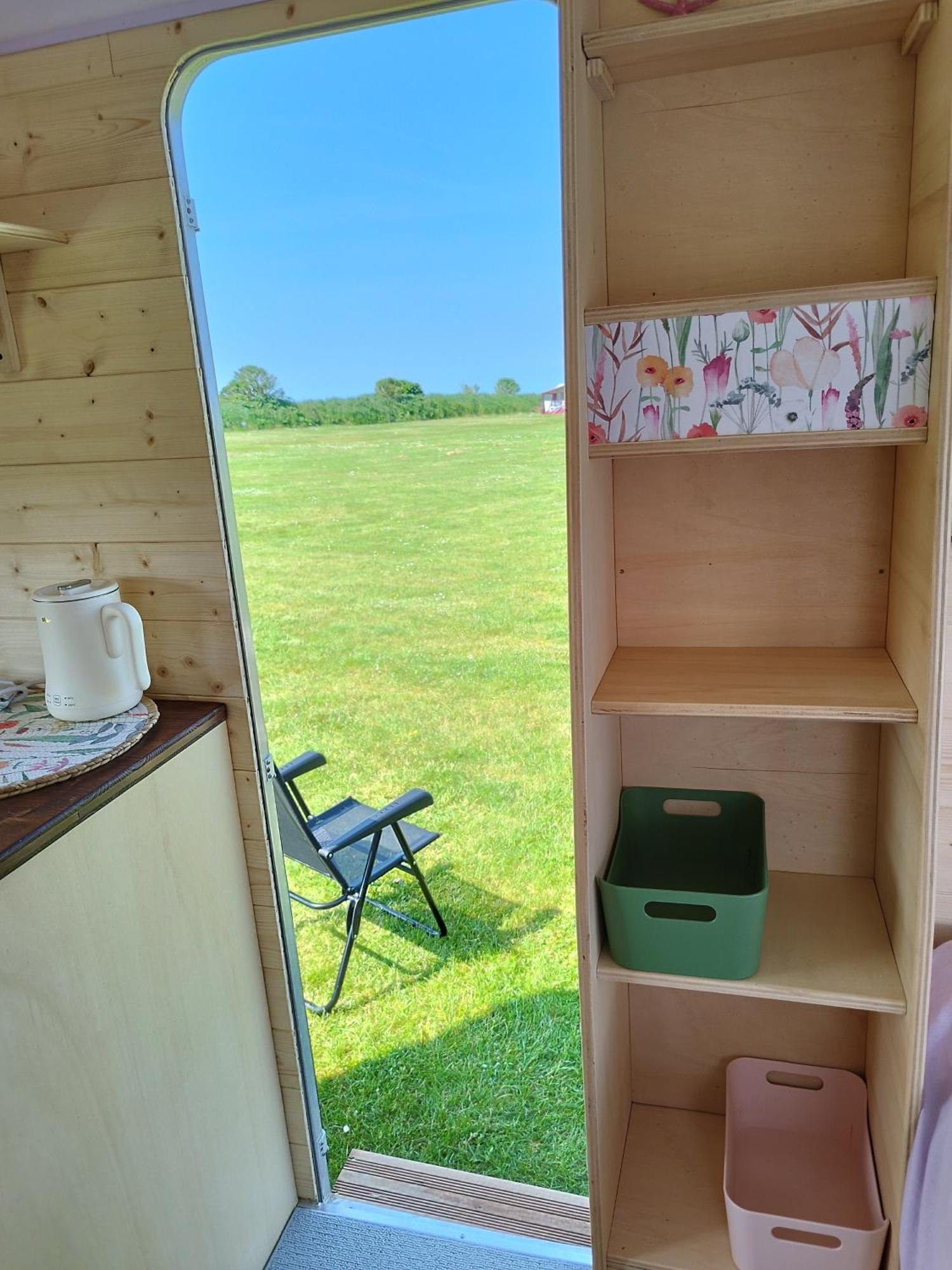 Camping Les Ronds Duval Face Aux Iles Anglo-Normandes Les Moitiers-d'Allonne Extérieur photo